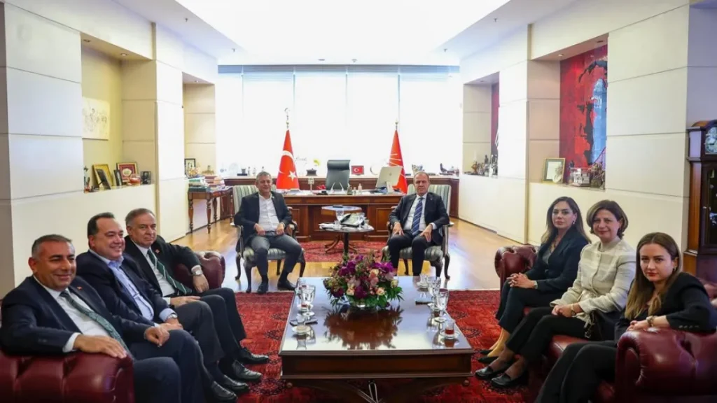 Candan Yüceer’den Özgür Özel’e destek mesajı: “Birlikteyiz, kararlıyız” 4 Tekirdağ haberleri - Candan Yüceer’den Özgür Özel’e destek mesajı: “Birlikteyiz, kararlıyız”