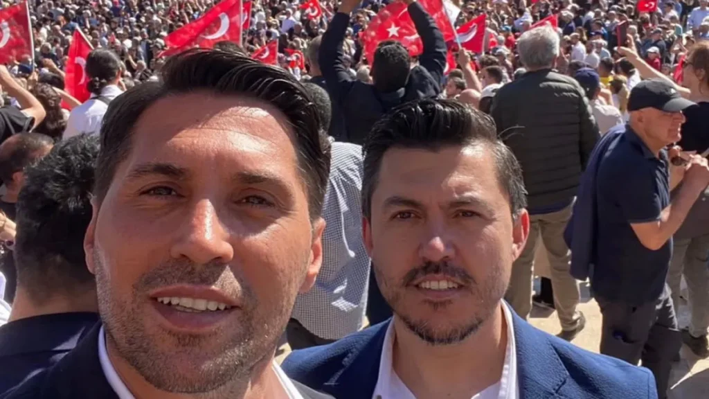 Tekirdağ haberleri - CHP Çerkezköy İlçe Başkanı Sedat Çolak Özgür Özel ile birlikte Anıtkabir'e yürüdü