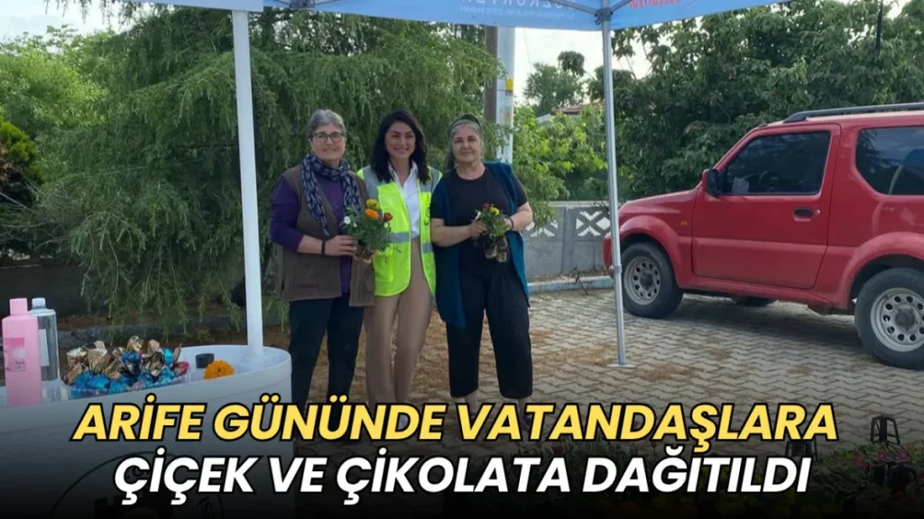 Tekirdağ haberleri - Marmaraereğlisi'nde arife gününde vatandaşlara çiçek ve çikolata dağıtıldı