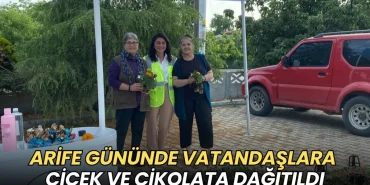 Marmaraereğlisi'nde arife gününde vatandaşlara çiçek ve çikolata dağıtıldı 10 Tekirdağ haberleri - Marmaraereğlisi'nde arife gününde vatandaşlara çiçek ve çikolata dağıtıldı