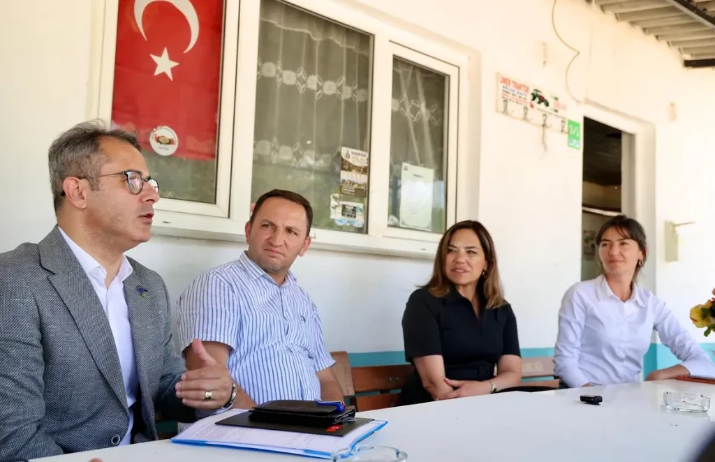 Candan Yüceer, Süleymanpaşa'da doludan etkilenen mahallelerde üreticileri ziyaret etti 4 Tekirdağ haberleri - Candan Yüceer doludan etkilenen mahallelerde üreticileri ziyaret etti