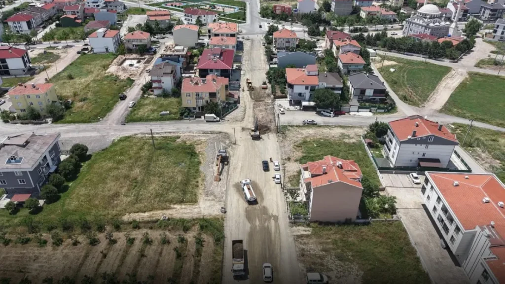 Tekirdağ haberleri - Başkan Sarıkurt Kumru Caddesi’ndeki çalışmaları yerinde inceledi