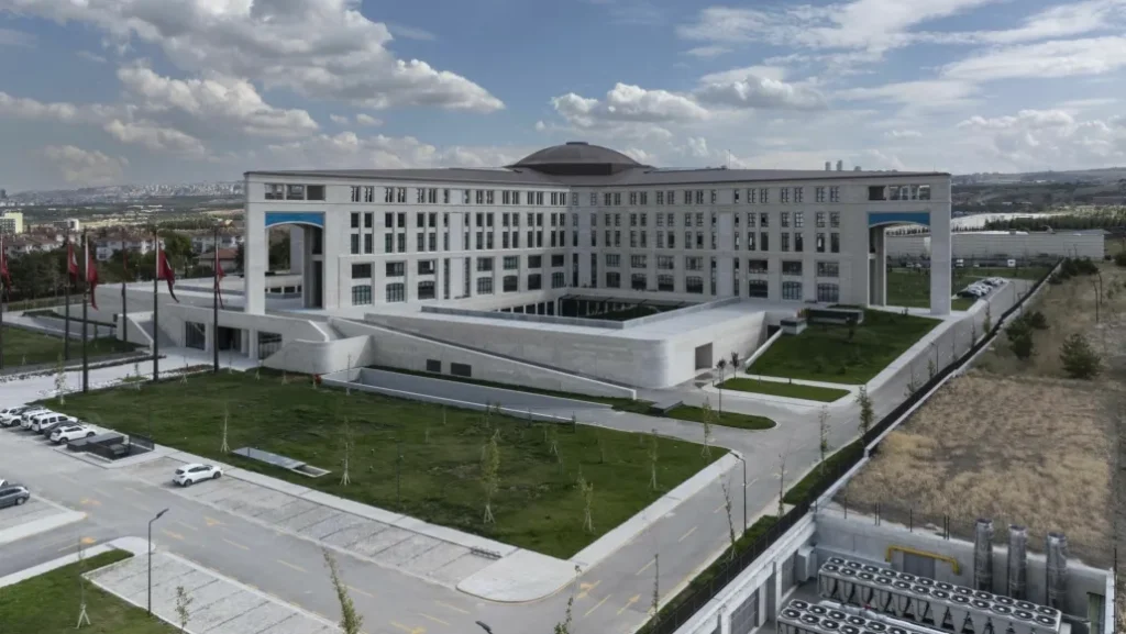 İki kardeş savaşmış atasözünün devamı nedir, anlamı ne? İşte Türk Dil Kurumu (TDK) atasözleri sözlüğü anlamı! 4 iki kardeş savaşmış atasözünün devamı