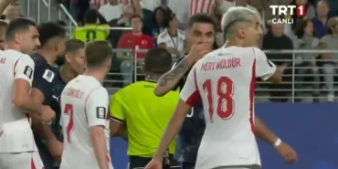 Dünya Kupası’nda tarihi an! Türkiye - Paraguay maçında Miguel Almiron neden kırmızı kart gördü? İşte o an! 11 Dünya Kupası’nda tarihi an! Türkiye - Paraguay maçında Miguel Almiron neden kırmızı kart gördü? İşte o an!