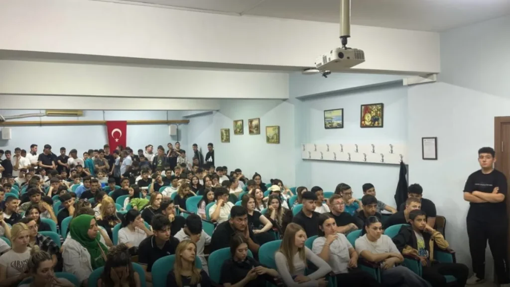 Tekirdağ Emniyeti, öğrencileri akran zorbalığına karşı bilgilendirdi 4 Tekirdağ haberleri - Tekirdağ Emniyeti, öğrencileri akran zorbalığına karşı bilgilendirdi