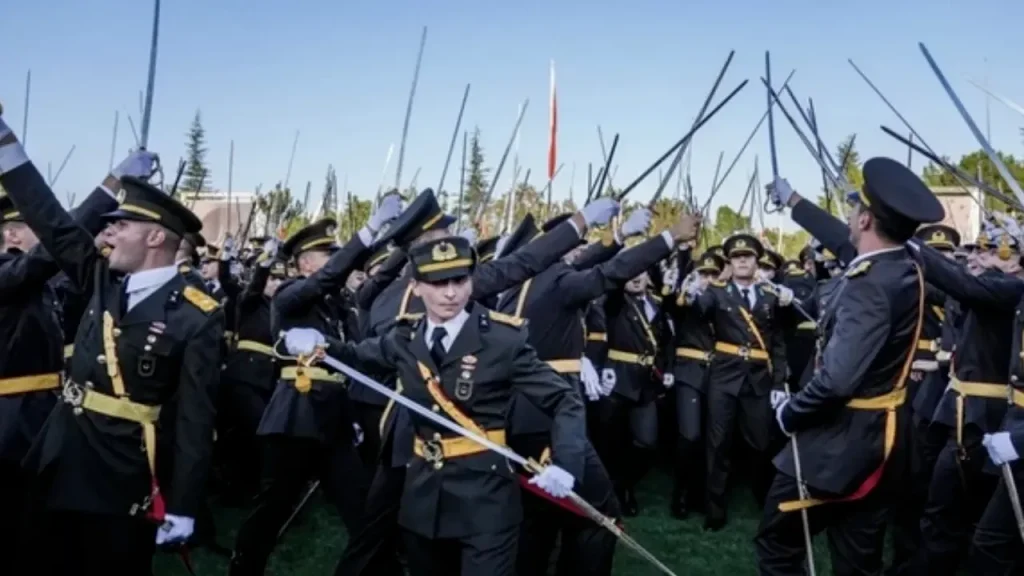 Kurmay Yarbay Halit Türkoğlu kimdir? İşte kılıçlı yemin davasında göreve iade edilen komutanın hayatı ve kariyeri! 4 halit türkoğlu kimdir