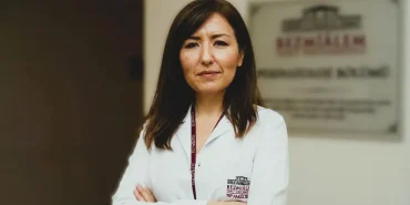 Uzman Dr. Melda Kuyucu, Kadın Hastalıkları, Doğum ve Perinatoloji alanında uzmanlaşmış bir tıp doktorudur.